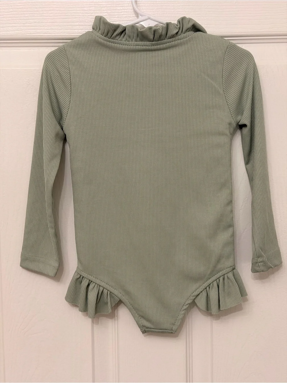 Girls Mint sage green long-sleeve swimsuit Size 5T 120 Eu Zipper Front Ruffle